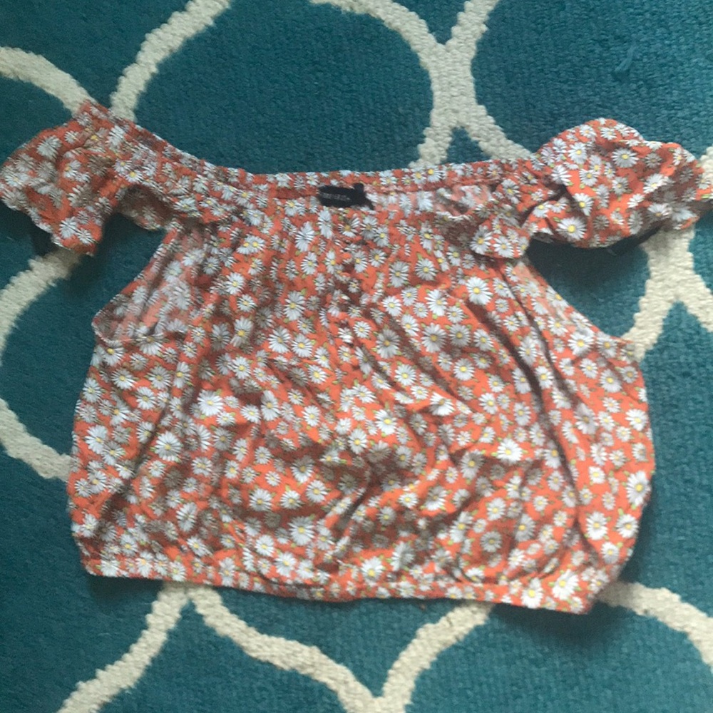 Off the shoulder Daisy top Forever 21. Size 2x
